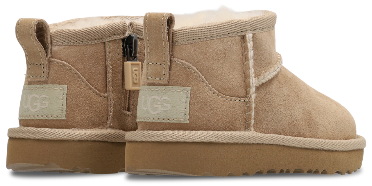 UGG Classic Ultra Mini Bild 3 von 7. Antippen, um die Fotogalerie zu öffnen.