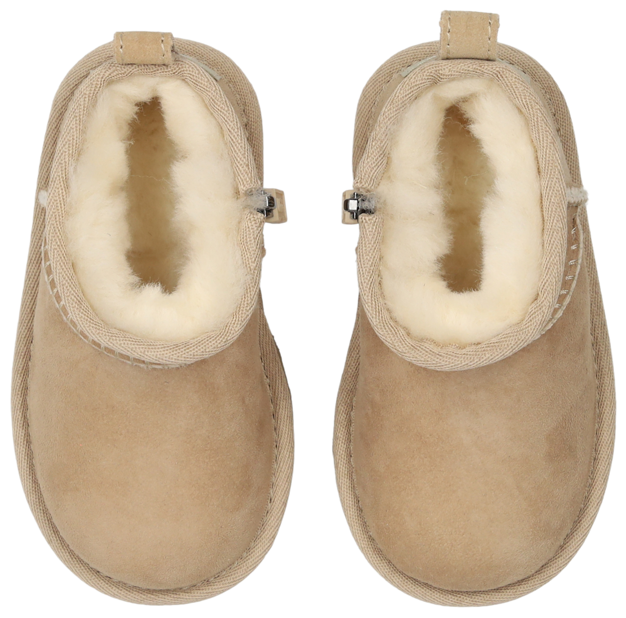 UGG Classic Ultra Mini Bild 5 von 7. Antippen, um die Fotogalerie zu öffnen.