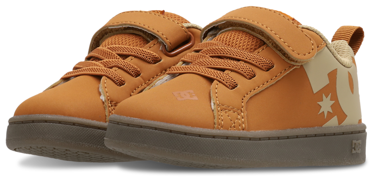 DC Shoes Court Graffik Image 2 of 7. Tap to open photo gallery.