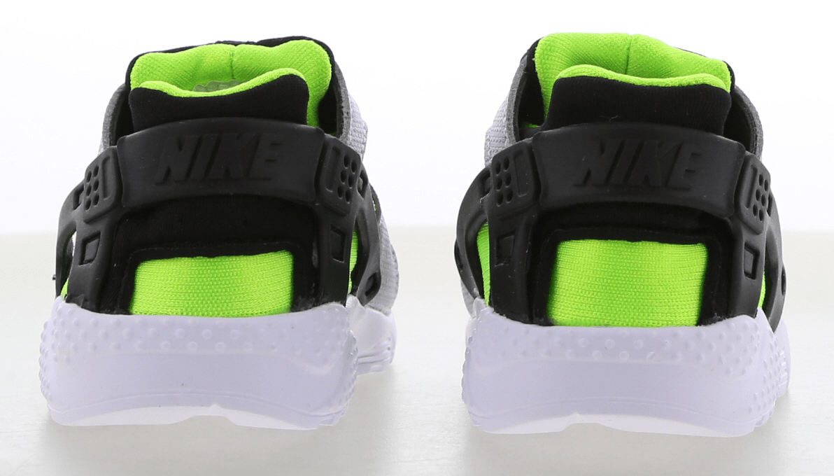 Nike Huarache Afbeelding 3 van 7. Tik om de fotogalerij te openen..