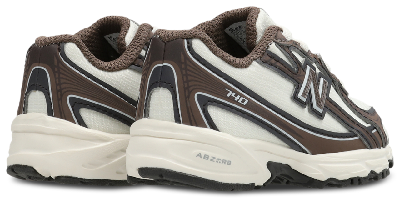 New Balance 740 Image 3 sur 7. Appuyez pour ouvrir la galerie de photos.