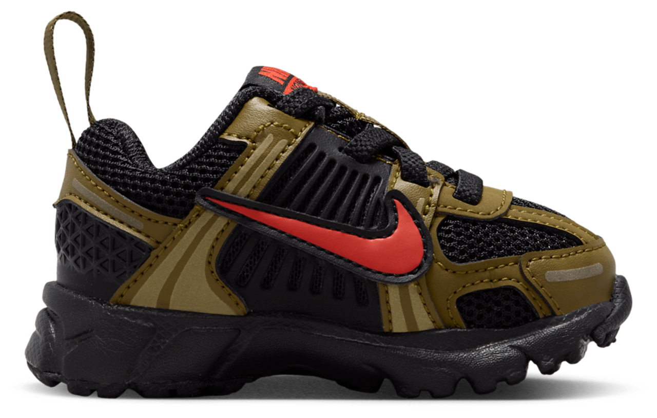 Nike Vomero 5 Image 1 of 6. Tap to open photo gallery.