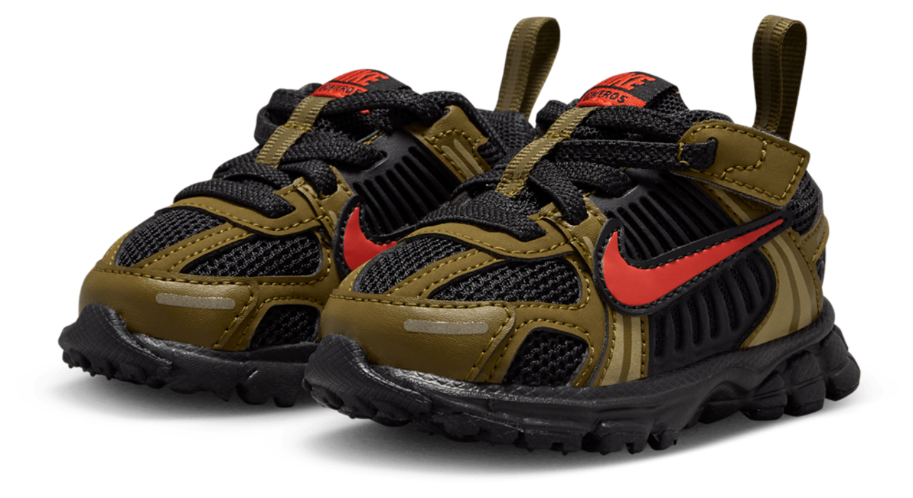 Nike Vomero 5 Image 2 of 6. Tap to open photo gallery.
