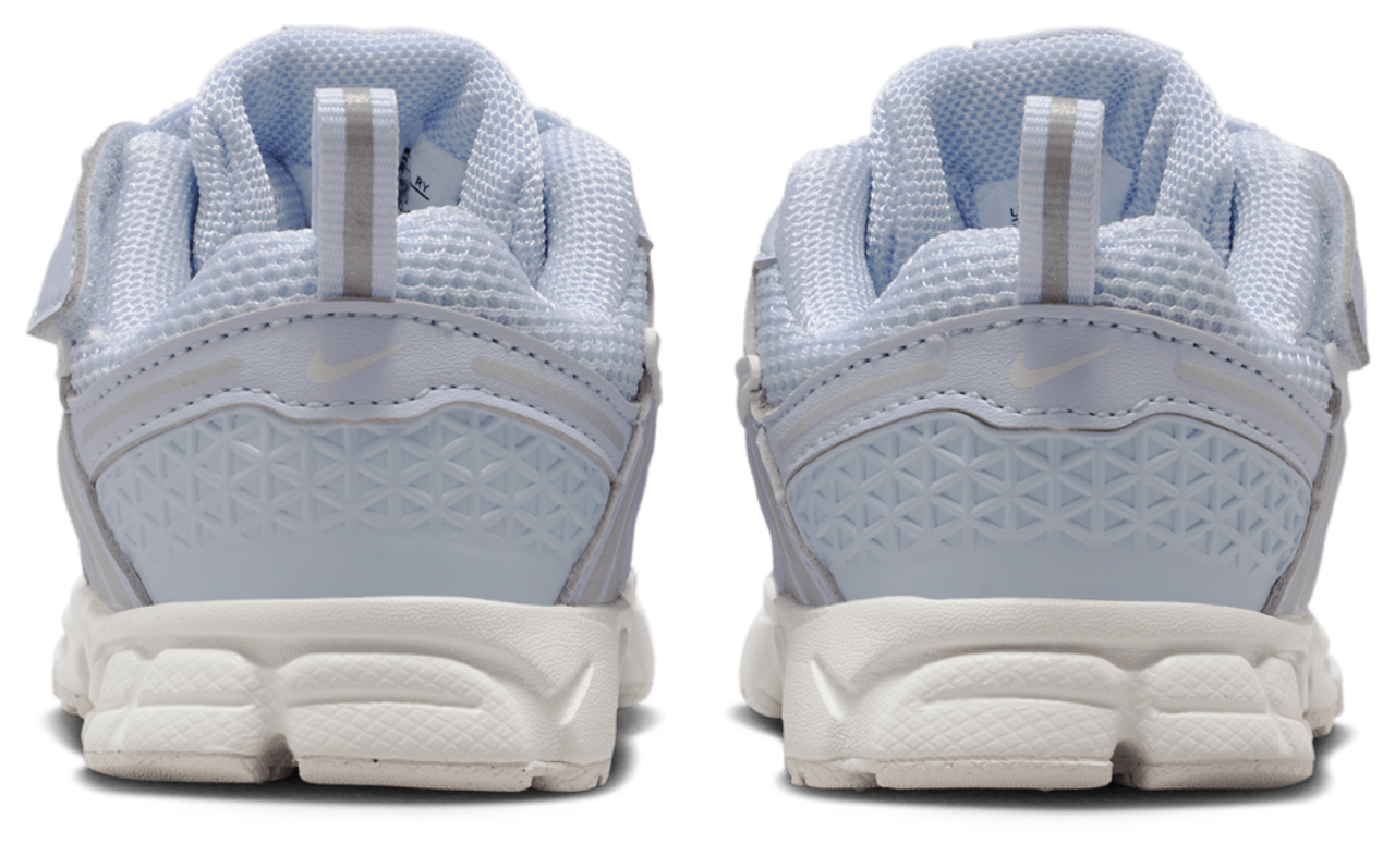 Nike Zoom Vomero 5 Image 6 of 6. Tap to open photo gallery.