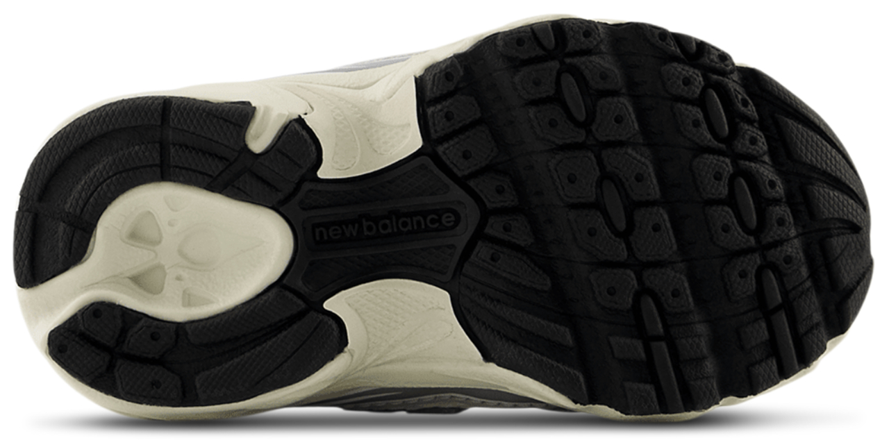 New Balance 740 Bungee Lace Image 5 of 5. Tap to open photo gallery.