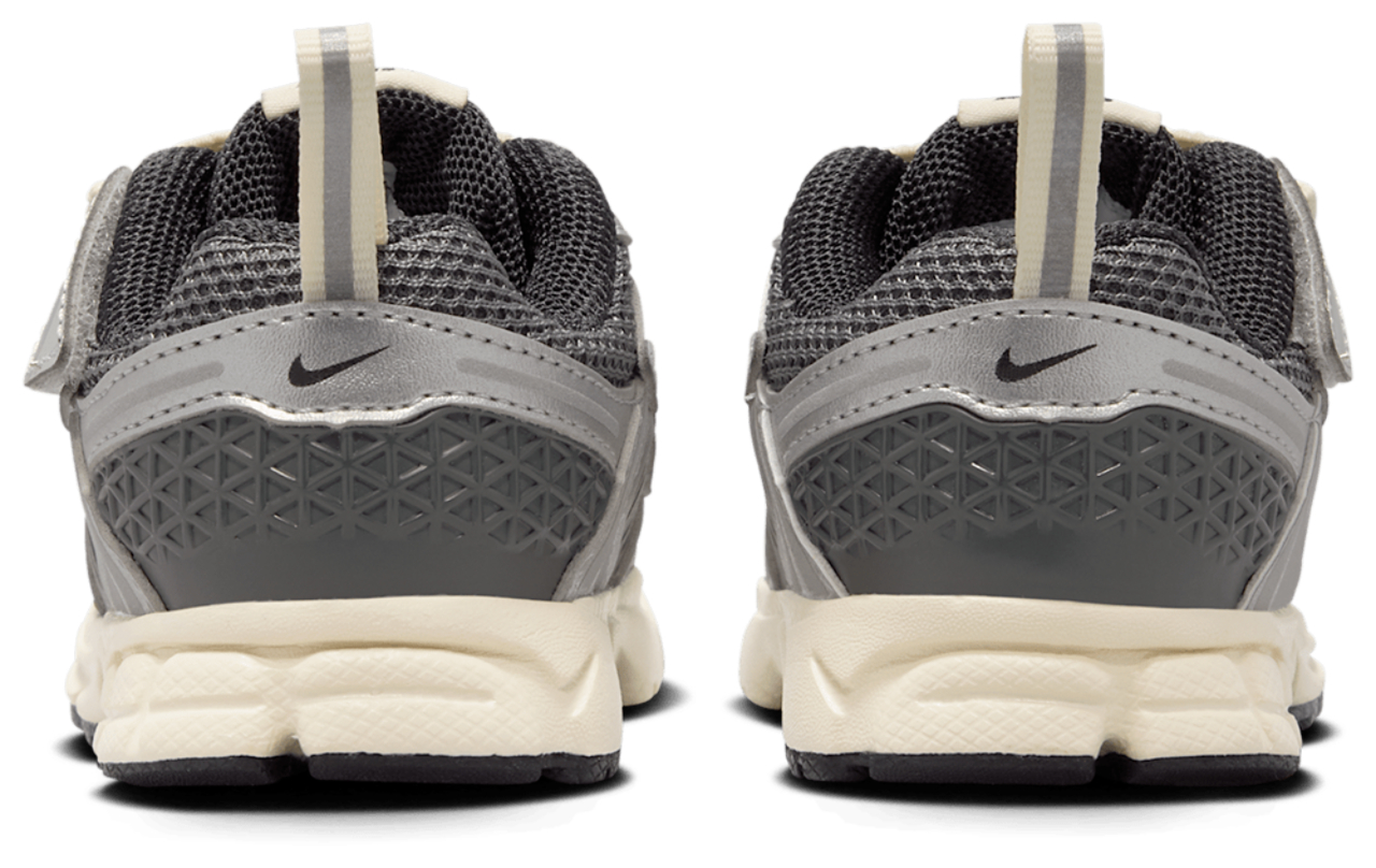 Nike Vomero 5 Image 6 of 6. Tap to open photo gallery.