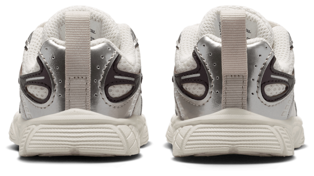 Nike V5 Rnr Image 6 of 6. Tap to open photo gallery.