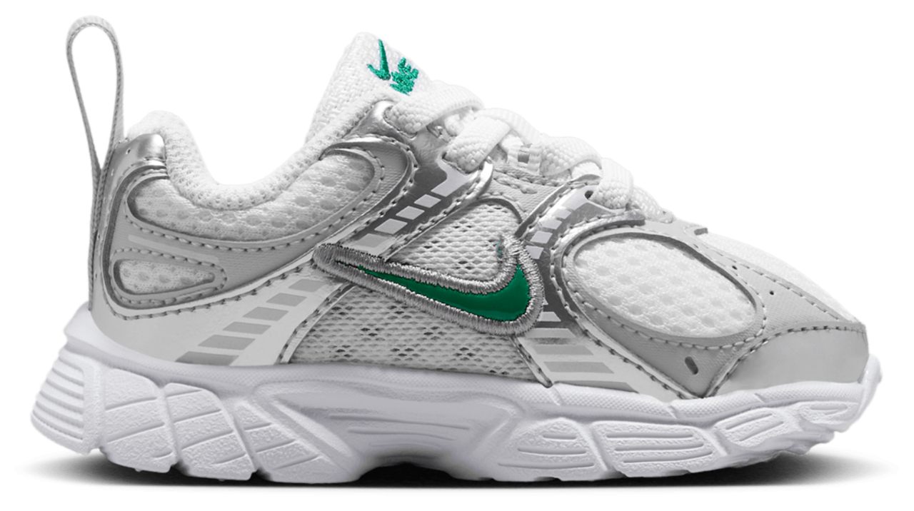 Nike V5 Rnr Image 1 of 6. Tap to open photo gallery.