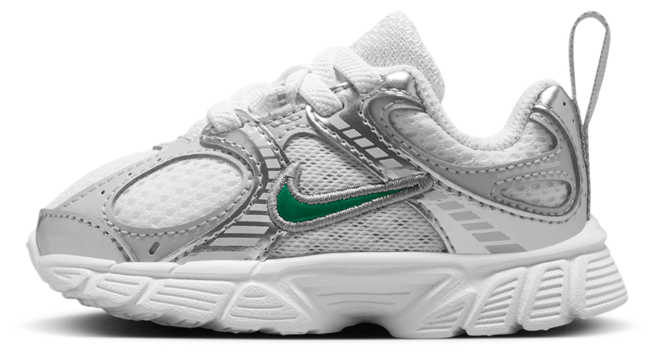 Nike V5 Rnr Image 3 of 6. Tap to open photo gallery.