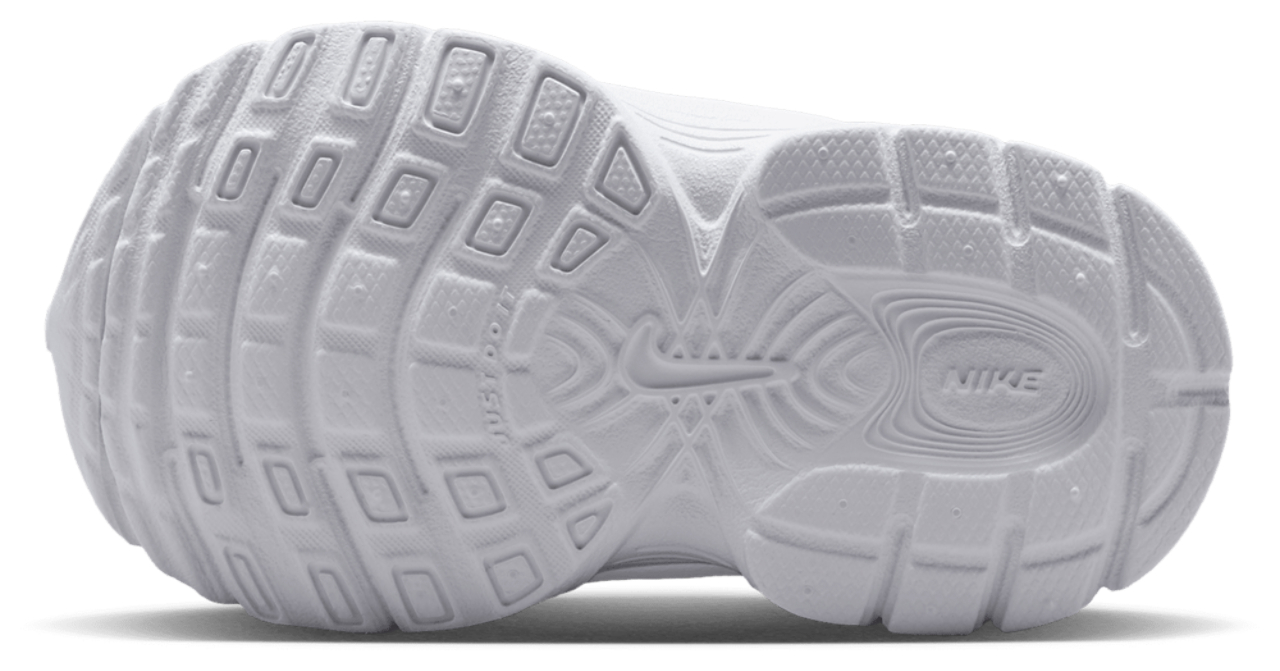Nike V5 Rnr Image 5 of 6. Tap to open photo gallery.