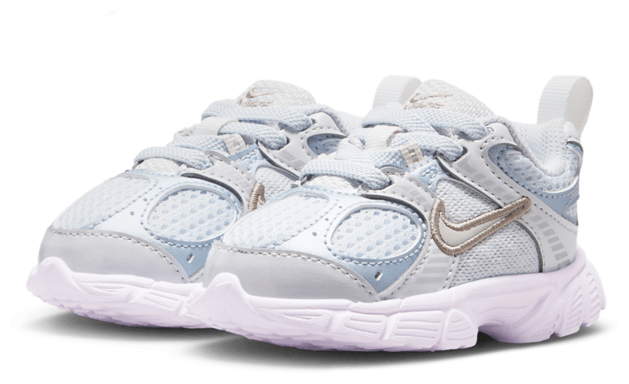 Nike V5 Rnr Image 2 of 6. Tap to open photo gallery.