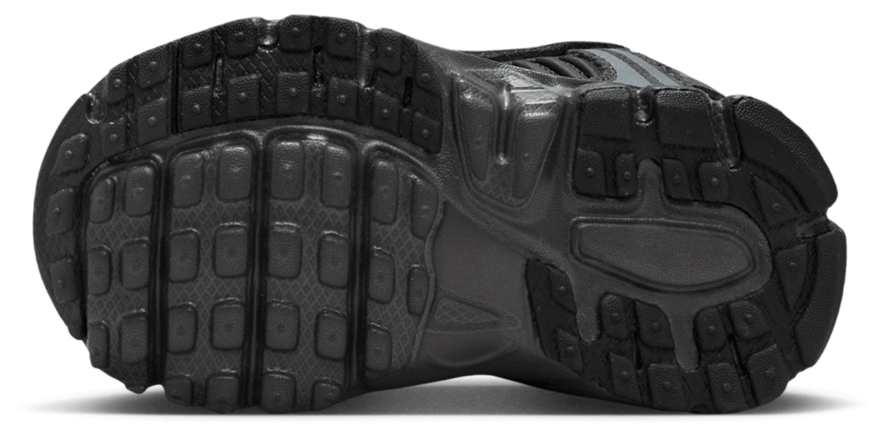 Nike Vomero 5 Image 5 of 6. Tap to open photo gallery.