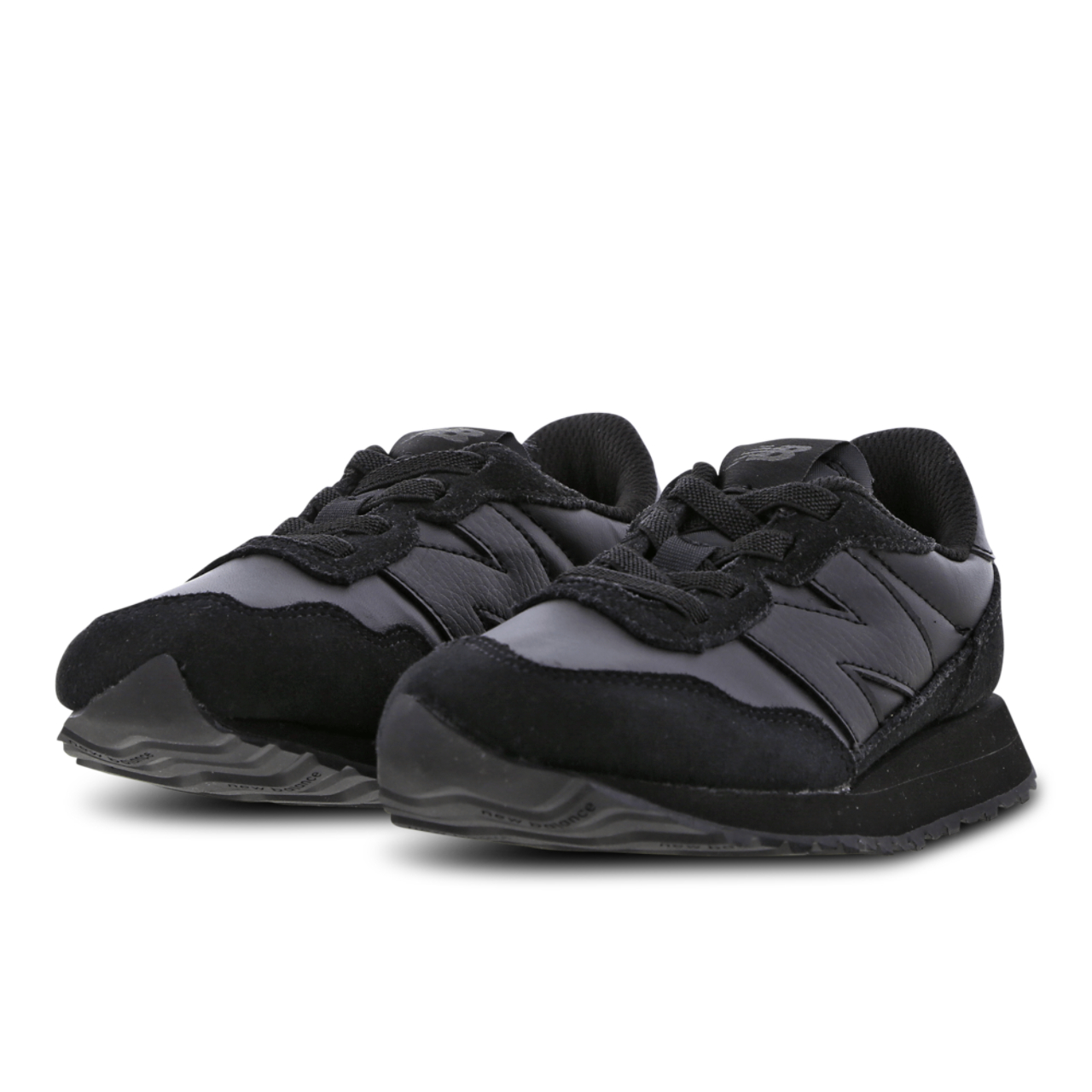 New Balance 237 Afbeelding 2 van 7. Tik om de fotogalerij te openen..