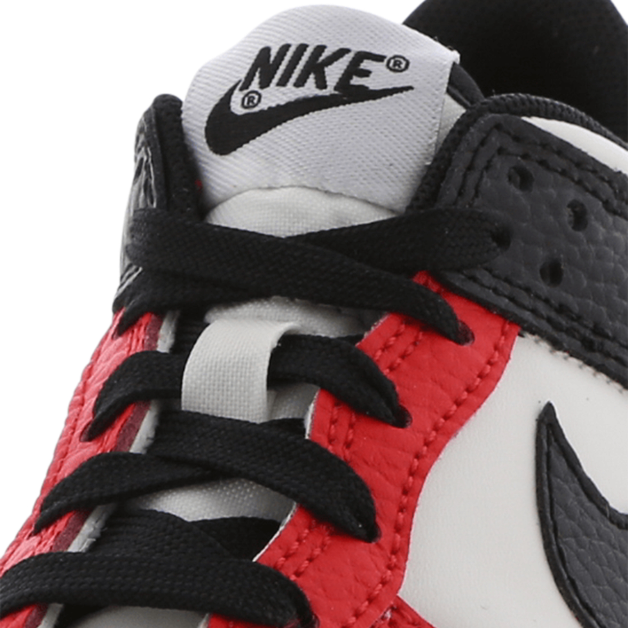 Nike Dunk Low Image 7 of 7. Tap to open photo gallery.