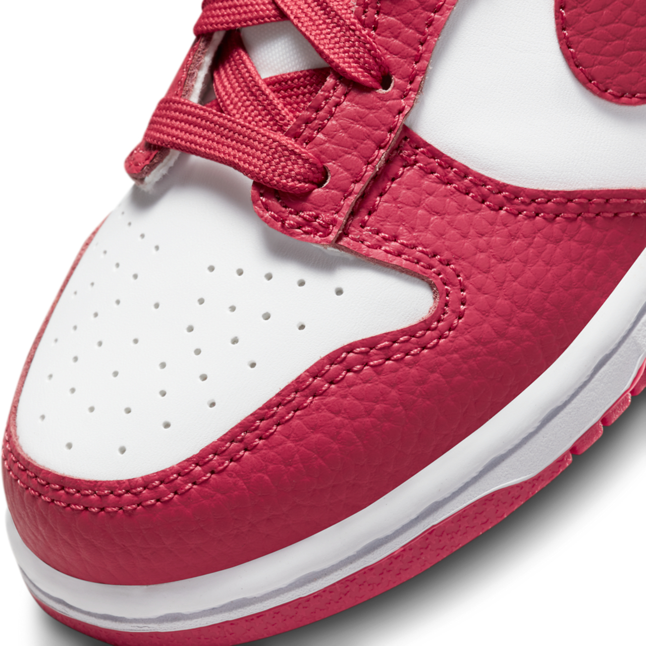 Nike Dunk Low Image 7 of 7. Tap to open photo gallery.