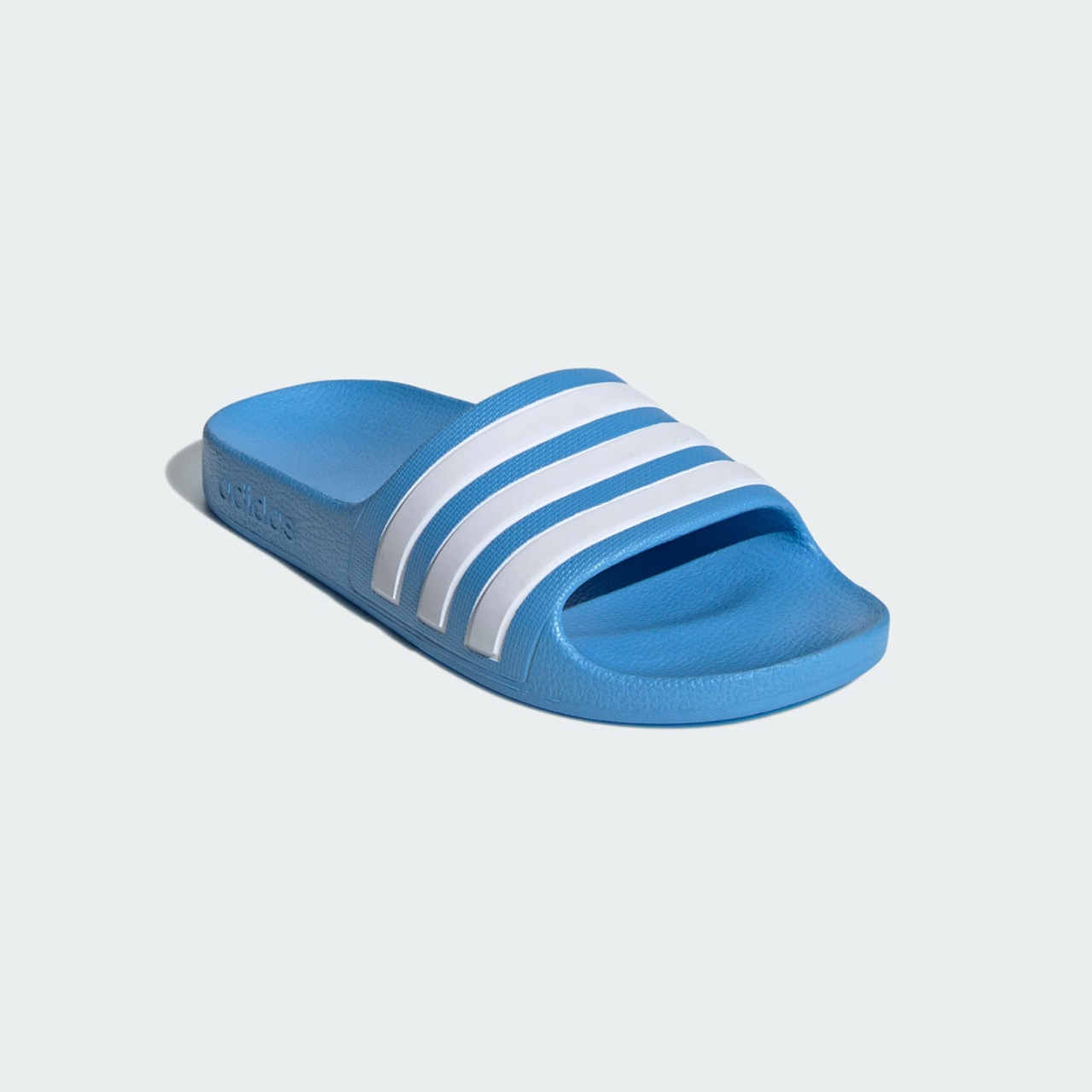 adidas Adilette Aqua Slides Afbeelding 2 van 6. Tik om de fotogalerij te openen..