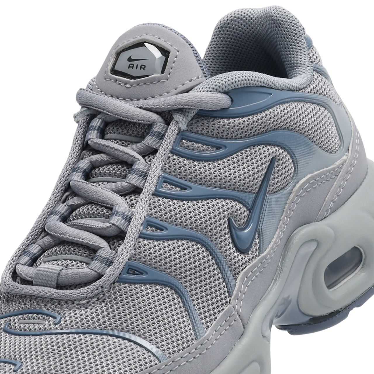 Nike Air Max Tuned 1 Image 7 sur 7. Appuyez pour ouvrir la galerie de photos.