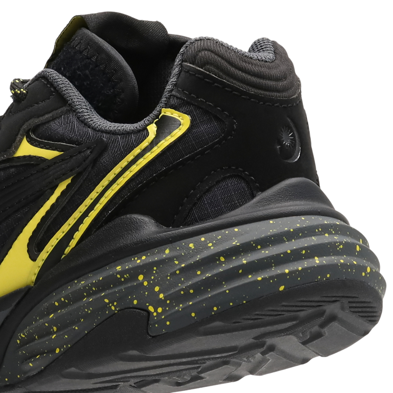 Puma Fade Nitro Umbreon Bild 7 von 9. Antippen, um die Fotogalerie zu öffnen.