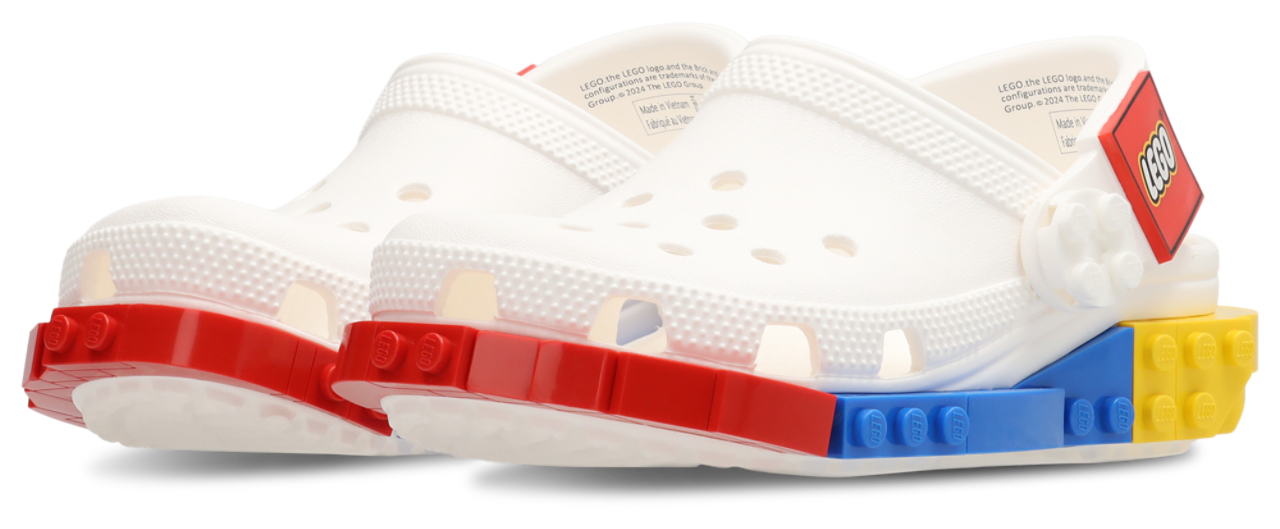 Crocs Classic Lego Clog Image 2 sur 9. Appuyez pour ouvrir la galerie de photos.