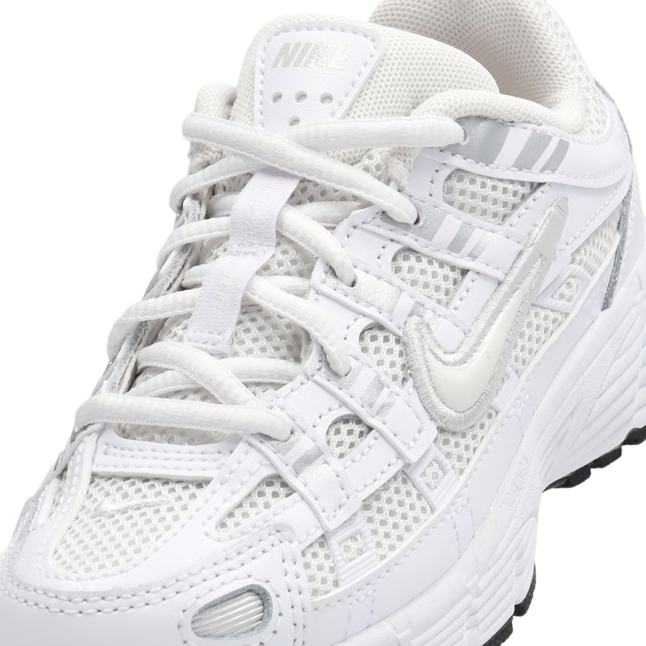 Nike P-6000 Image 8 sur 8. Appuyez pour ouvrir la galerie de photos.