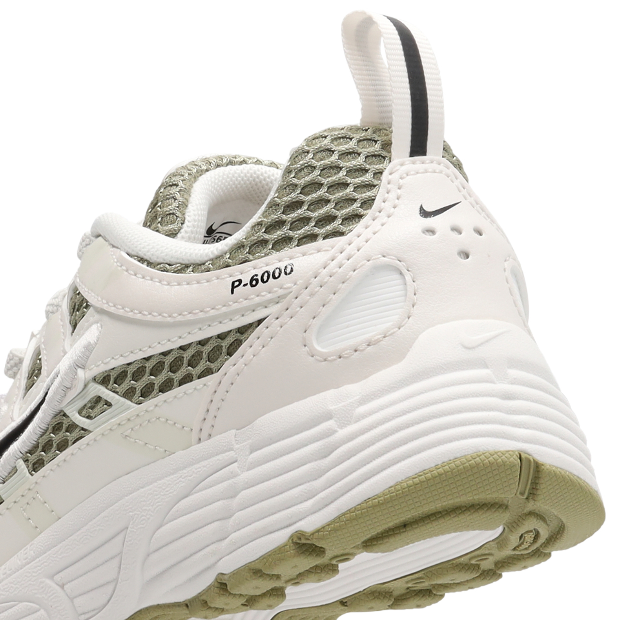 Nike P-6000 Afbeelding 7 van 7. Tik om de fotogalerij te openen..