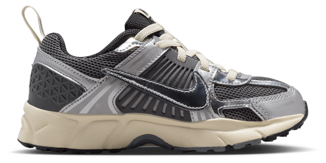 Nike Vomero 5 Image 1 of 6. Tap to open photo gallery.