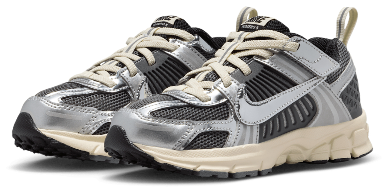 Nike Vomero 5 Image 2 of 6. Tap to open photo gallery.