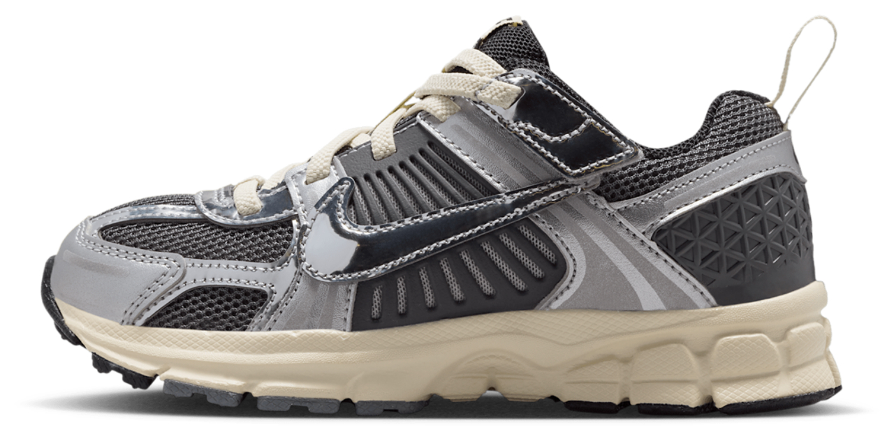 Nike Vomero 5 Image 3 of 6. Tap to open photo gallery.