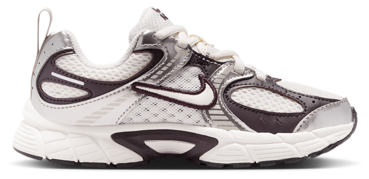 Nike V5 Rnr Image 1 of 6. Tap to open photo gallery.
