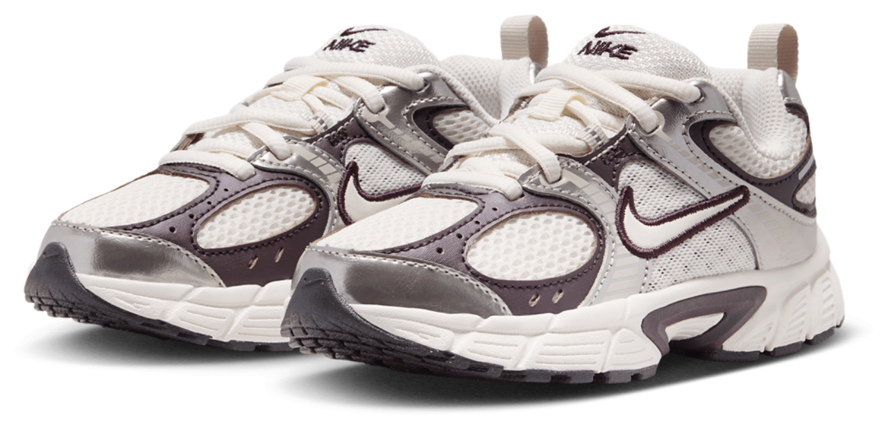 Nike V5 Rnr Image 2 of 6. Tap to open photo gallery.