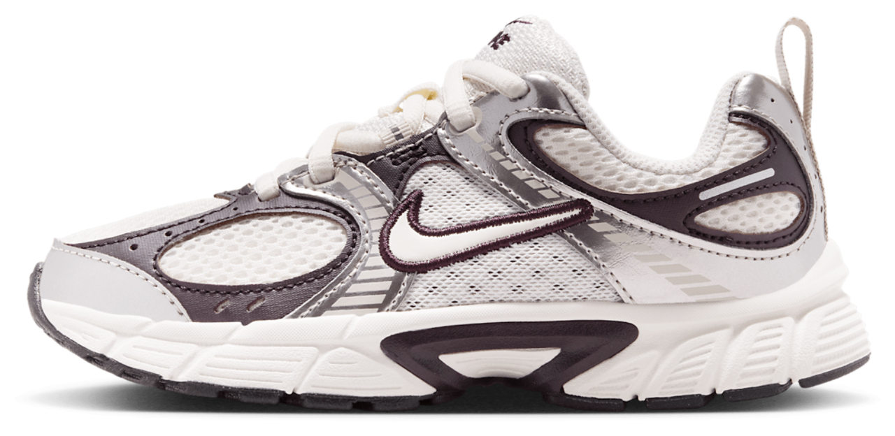 Nike V5 Rnr Image 3 of 6. Tap to open photo gallery.