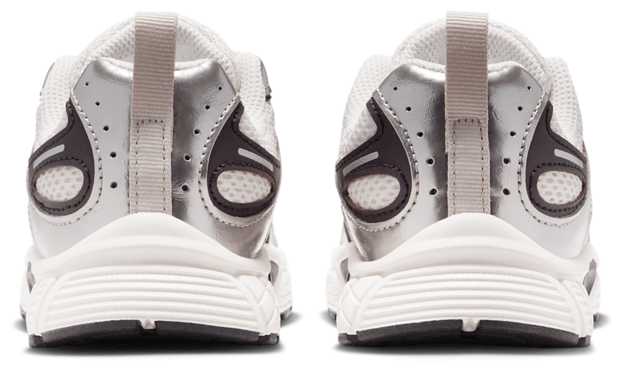 Nike V5 Rnr Image 6 of 6. Tap to open photo gallery.