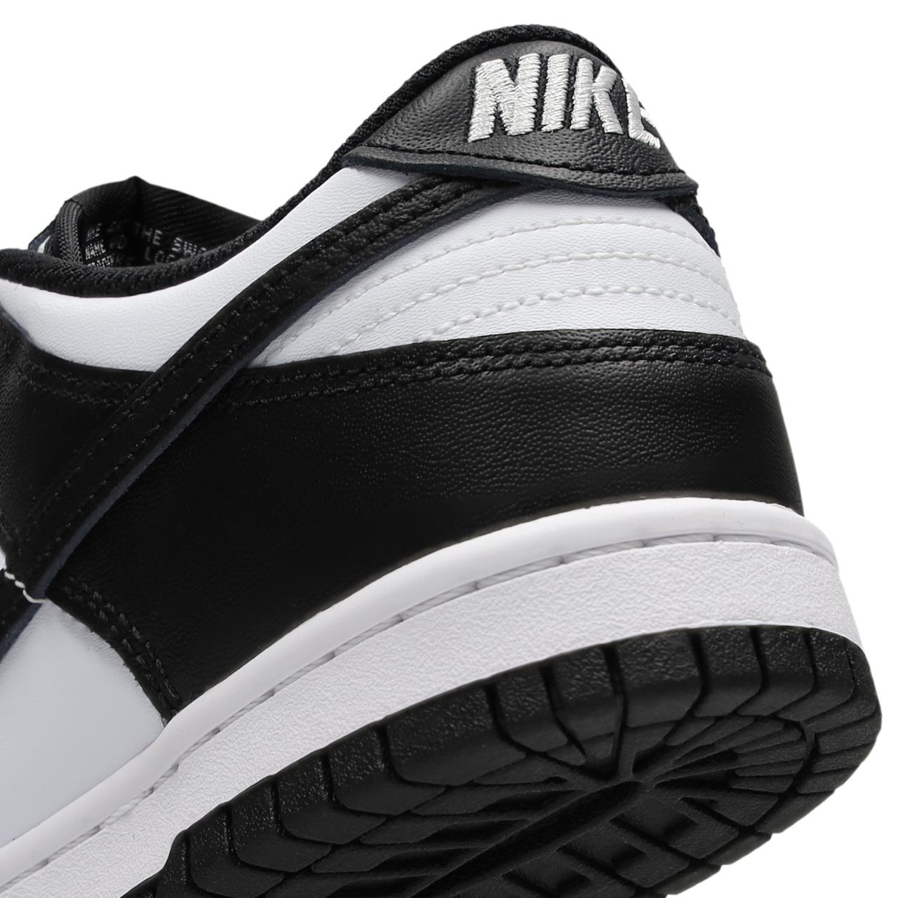 Nike Dunk Low Image 7 of 7. Tap to open photo gallery.