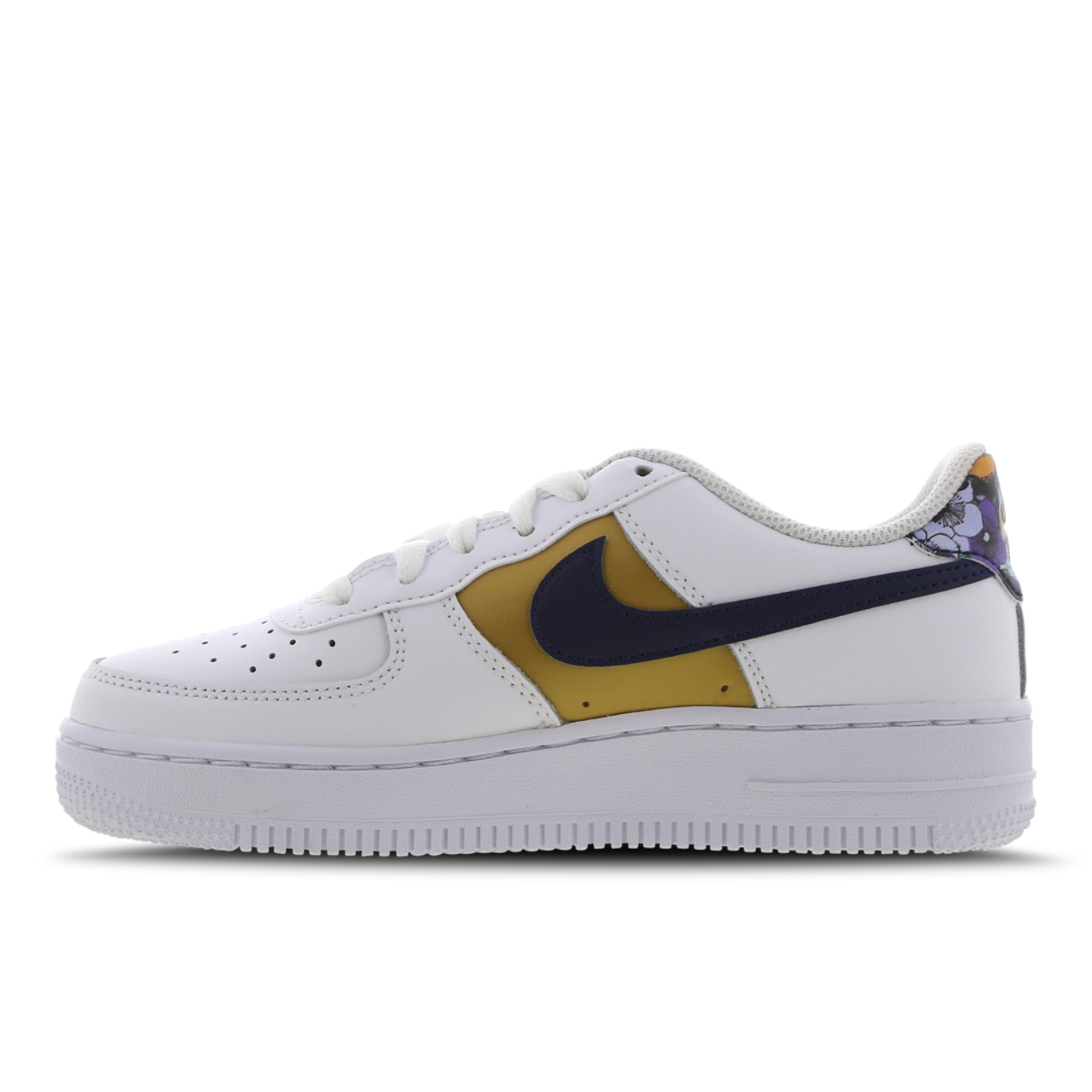 Nike Air Force 1 Image 4 of 6. Tap to open photo gallery.