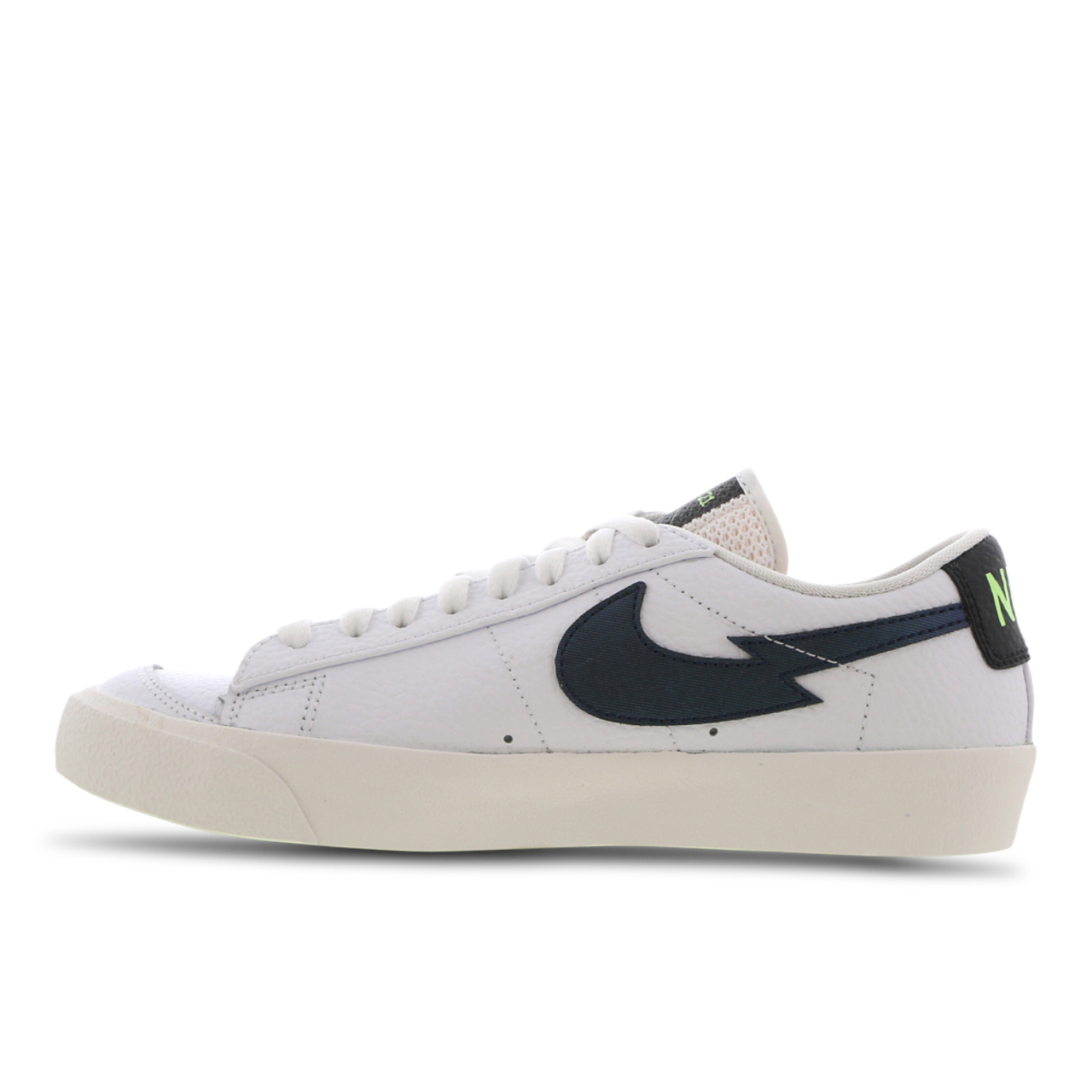 Nike Air Force 1 Image 4 of 6. Tap to open photo gallery.