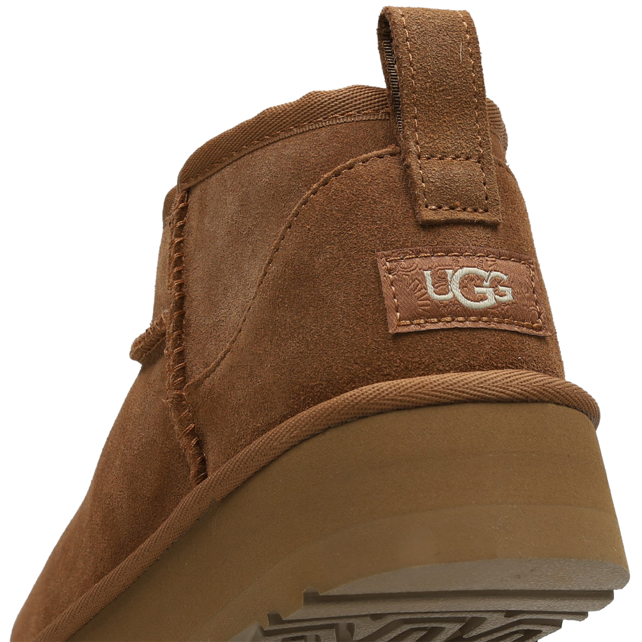 UGG Classic Ultra Mini Platform Immagine 7 di 7. Tocca per aprire la galleria fotografica.