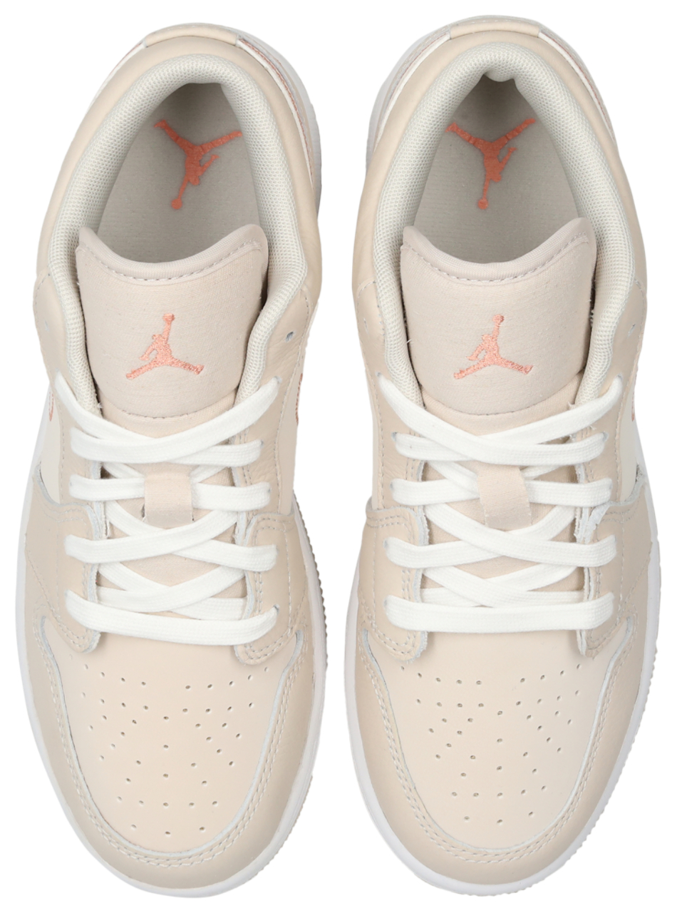 Jordan Aj1 Low Image 5 of 8. Tap to open photo gallery.