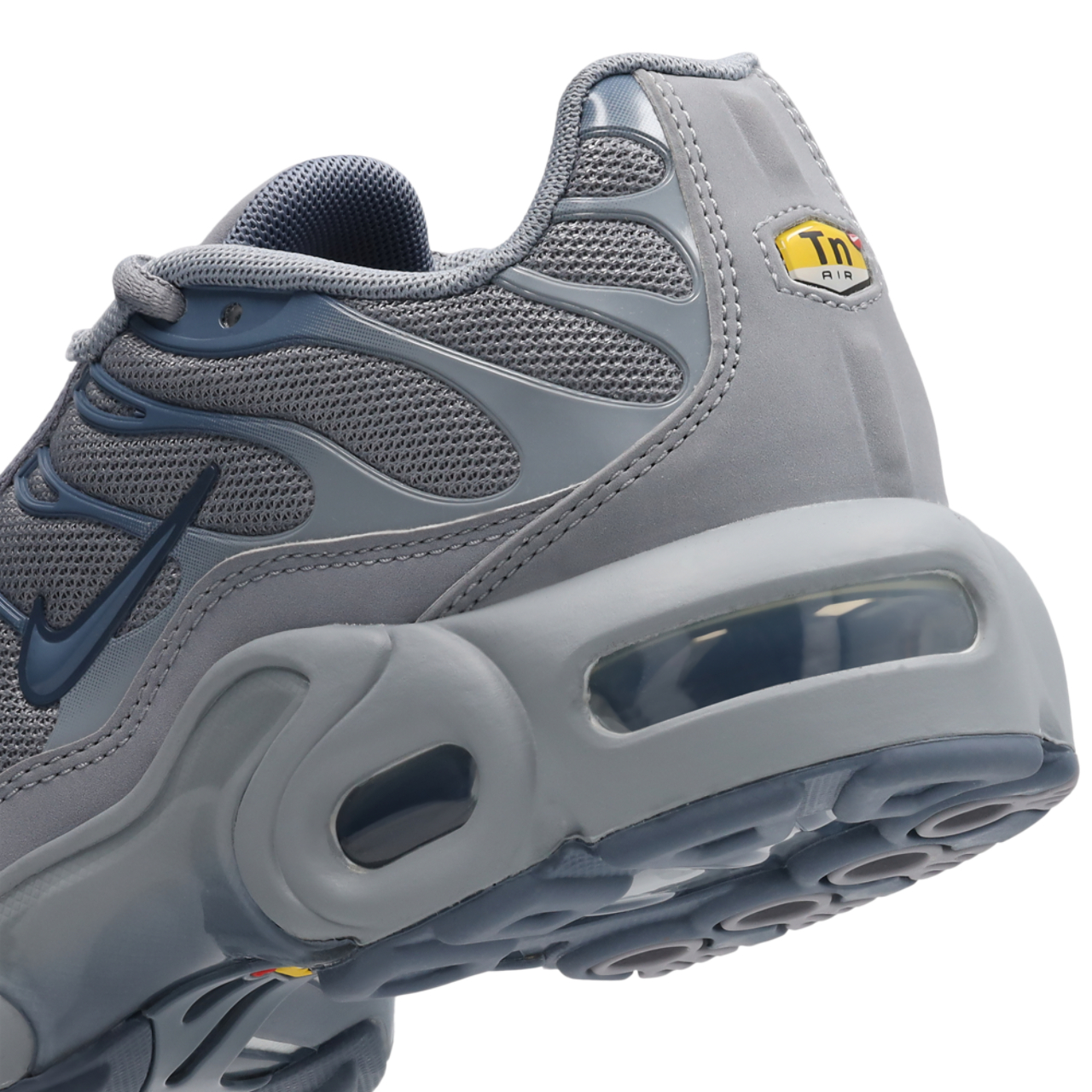 Nike Air Max Tuned 1 Image 7 sur 7. Appuyez pour ouvrir la galerie de photos.
