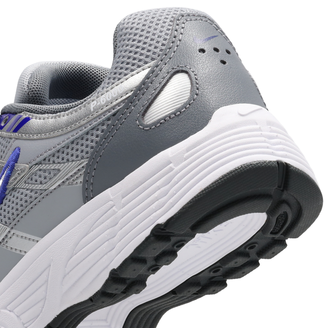 Nike P-6000 Image 7 sur 7. Appuyez pour ouvrir la galerie de photos.