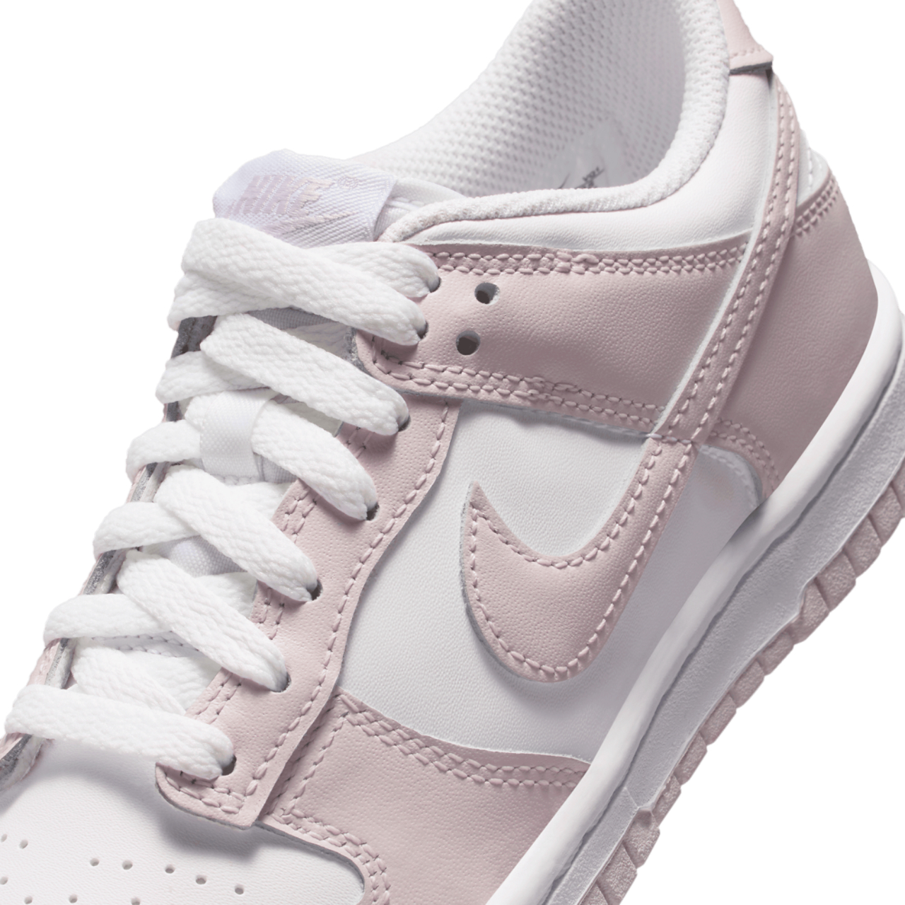Nike Dunk Low Image 6 of 6. Tap to open photo gallery.