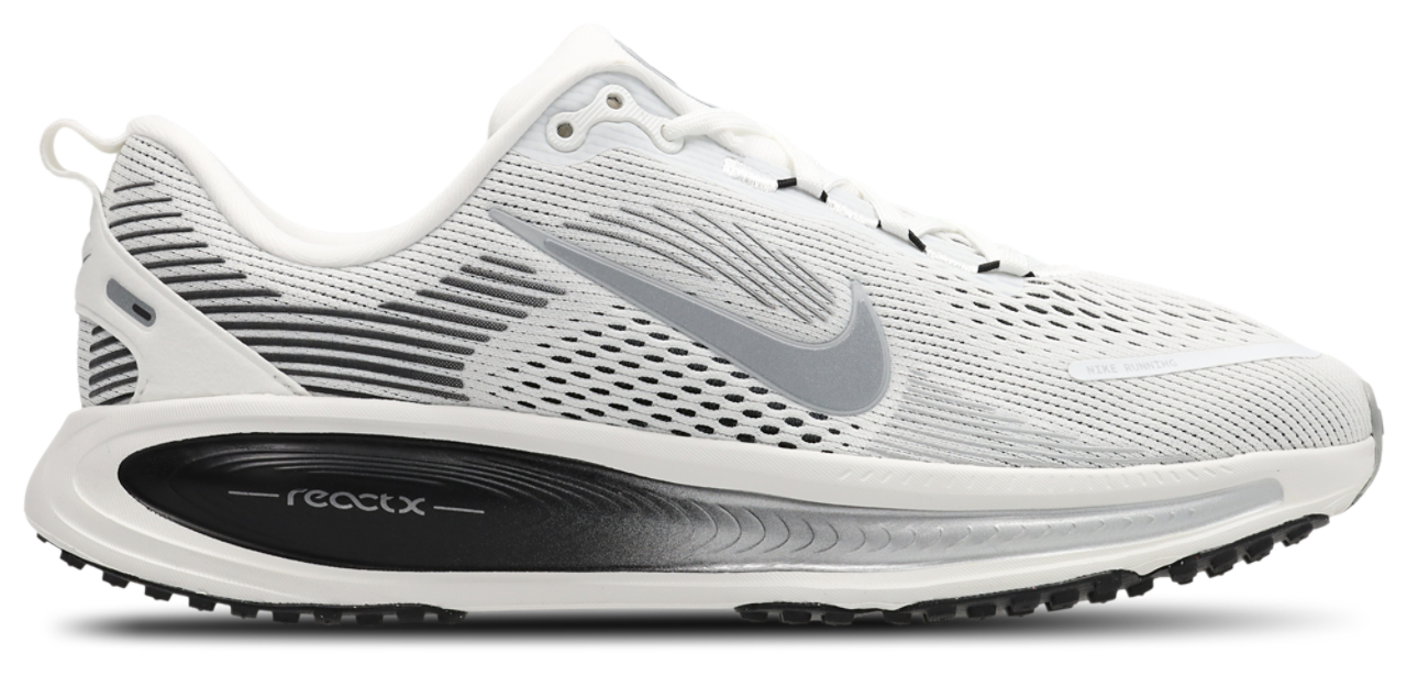 Nike Zoom Vomero 18 Image 4 of 7. Tap to open photo gallery.