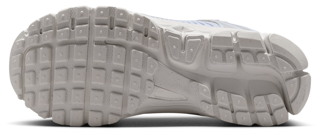 Nike Zoom Vomero 5 Image 5 of 6. Tap to open photo gallery.