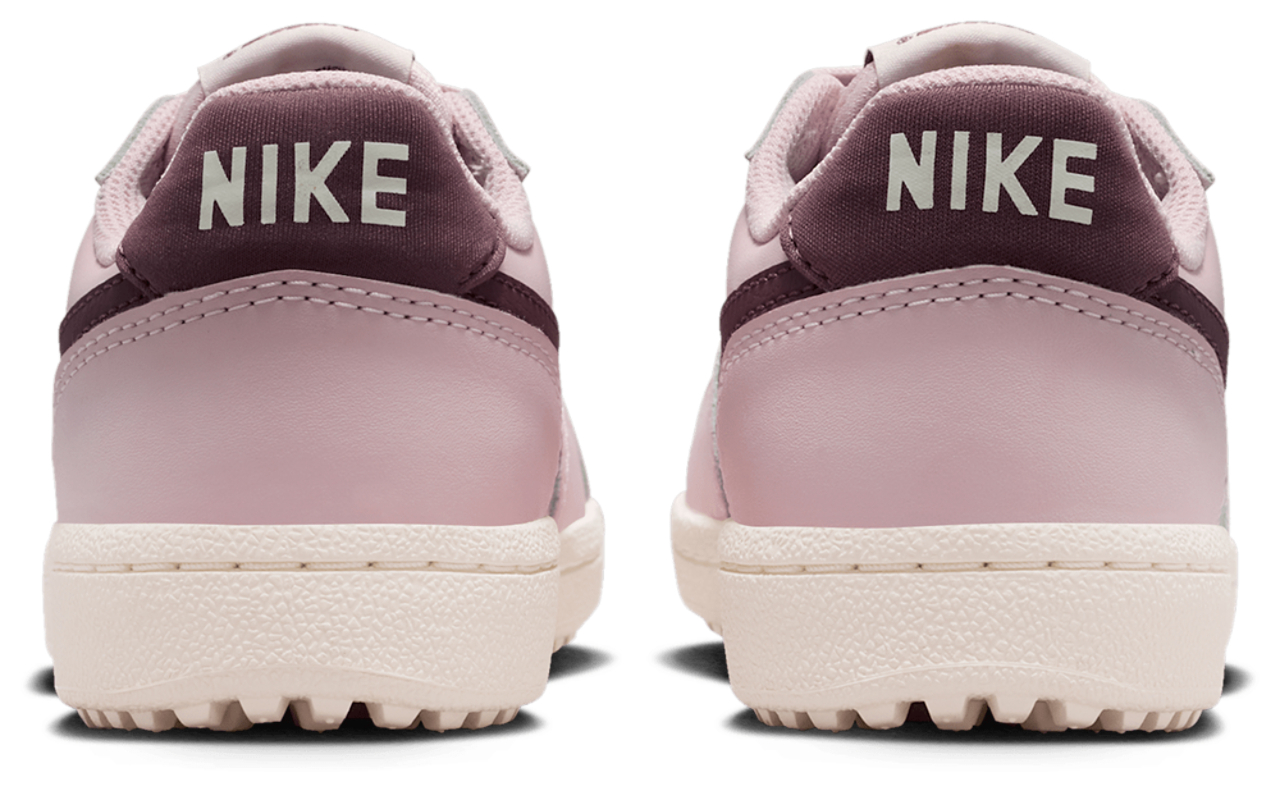 Nike Field General Image 6 sur 6. Appuyez pour ouvrir la galerie de photos.