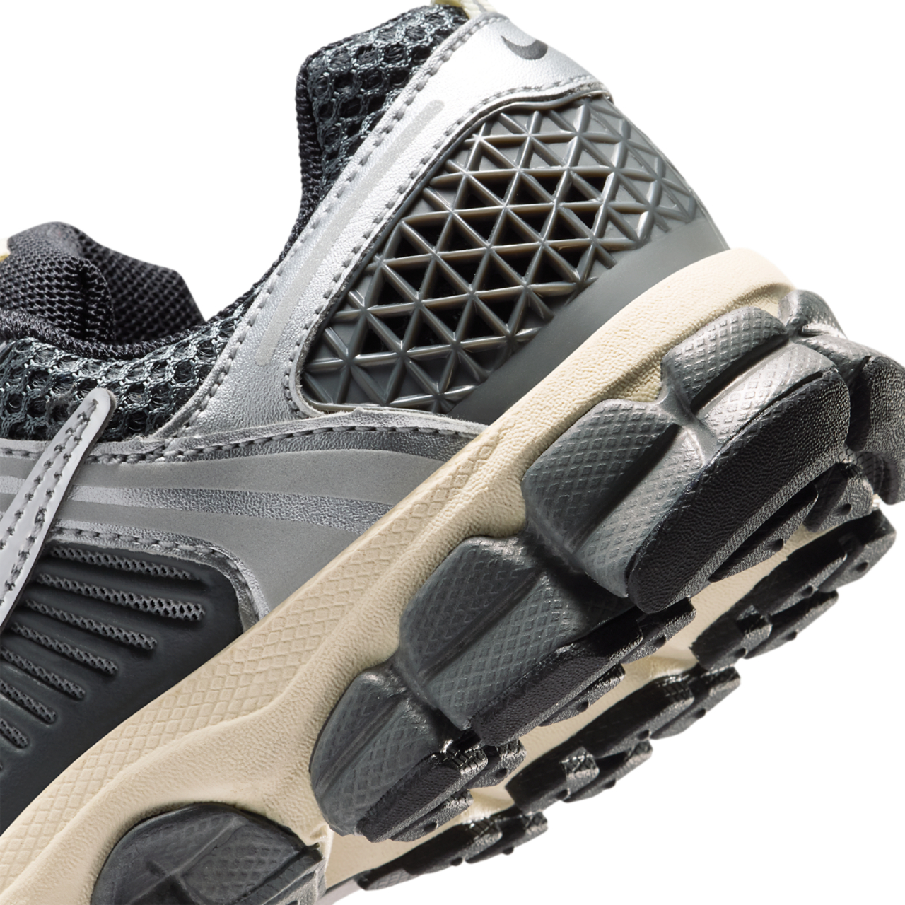 Nike Vomero 5 Image 7 sur 8. Appuyez pour ouvrir la galerie de photos.