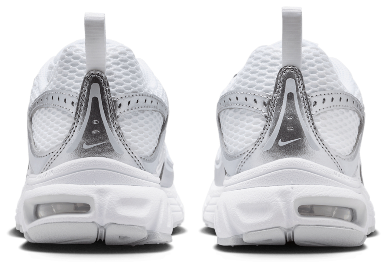 Nike Air Max Moto 2K Image 6 sur 6. Appuyez pour ouvrir la galerie de photos.