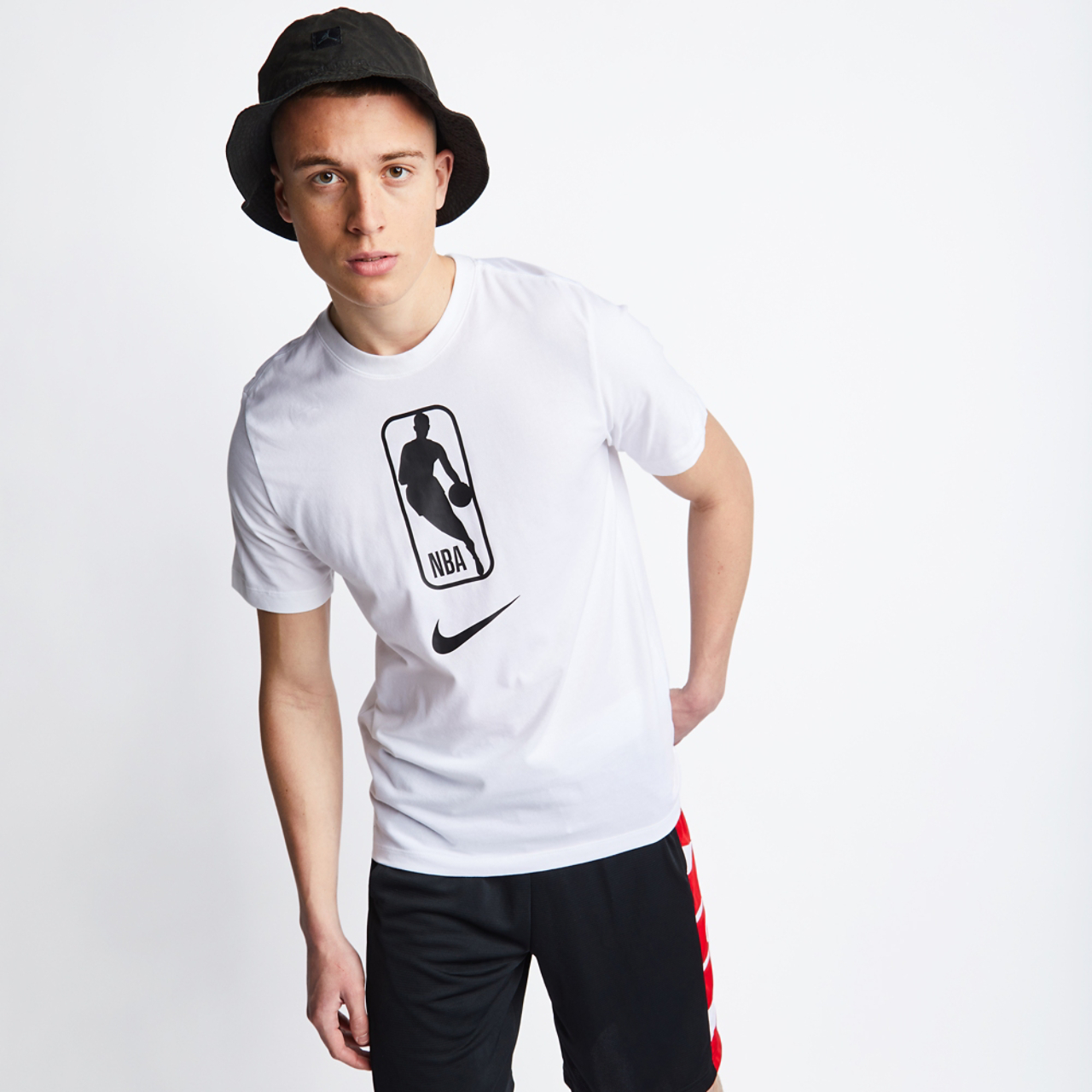 Nike Nba Nba Lg Shortsleeve Tee Afbeelding 1 van 4. Tik om de fotogalerij te openen..