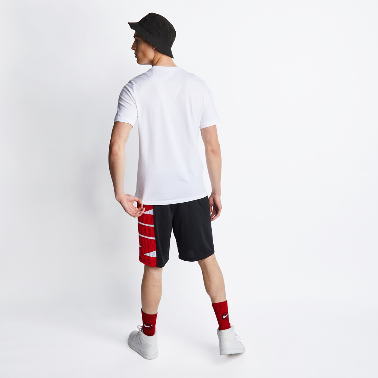 Nike Nba Nba Lg Shortsleeve Tee Afbeelding 3 van 4. Tik om de fotogalerij te openen..