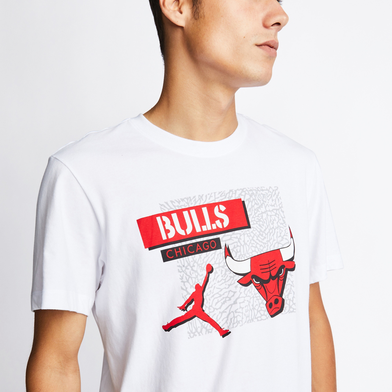 Nike Chicago Bulls Shortsleeve Image 2 of 4. Tap to open photo gallery.