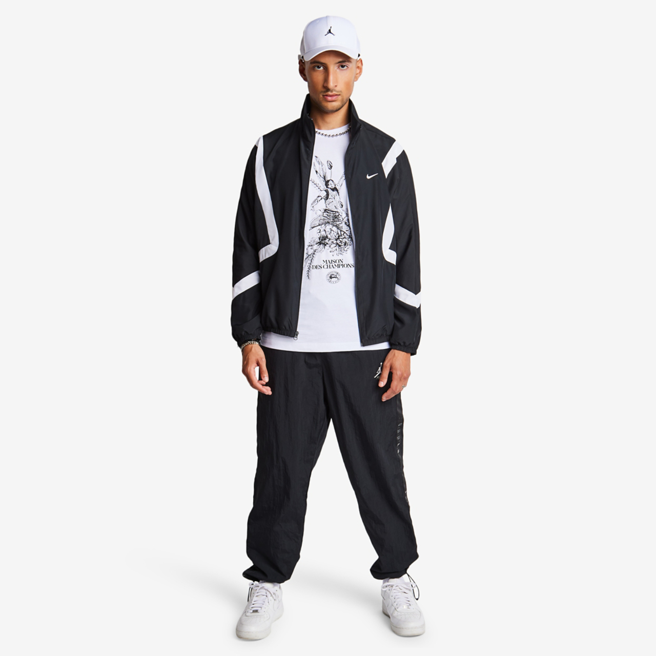 Nike Icon Image 2 of 4. Tap to open photo gallery.