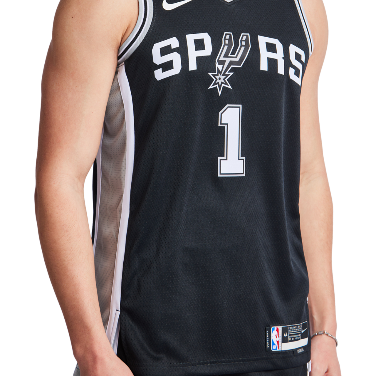 Nike Nba V.Wembanyama Spurs Swingman Bild 4 von 4. Antippen, um die Fotogalerie zu öffnen.